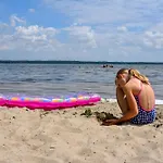 Bungis,de - 28 Ferienhaeuser Am Grimnitzsee G1 *