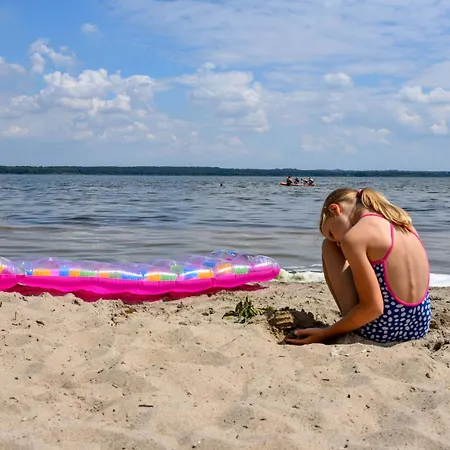 Bungis - 28 Ferienhaeuser Am Grimnitzsee G1 *